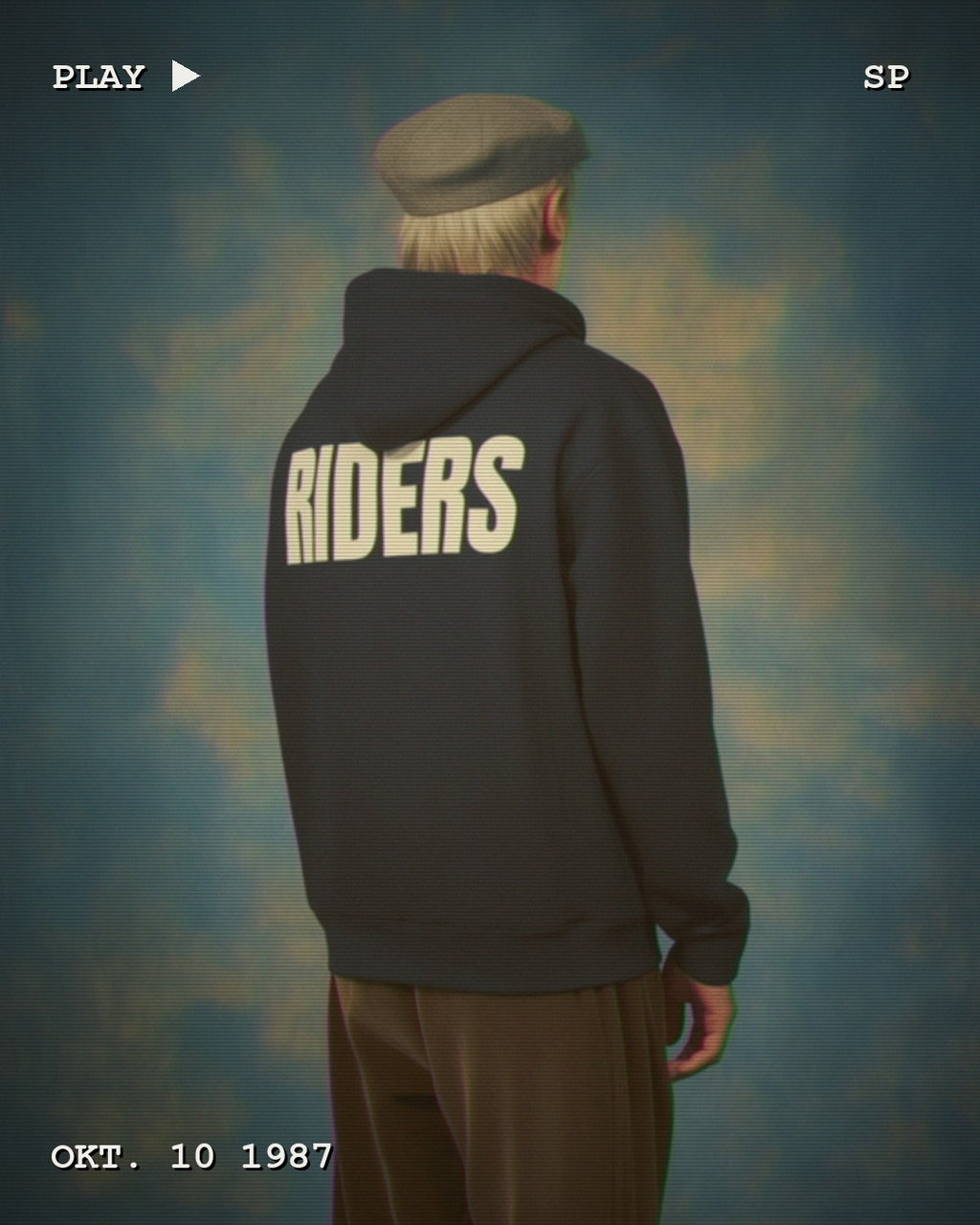 RIDERS GONNA RIDE® Hoodie RIDERS – Modelfoto im VHS-Look