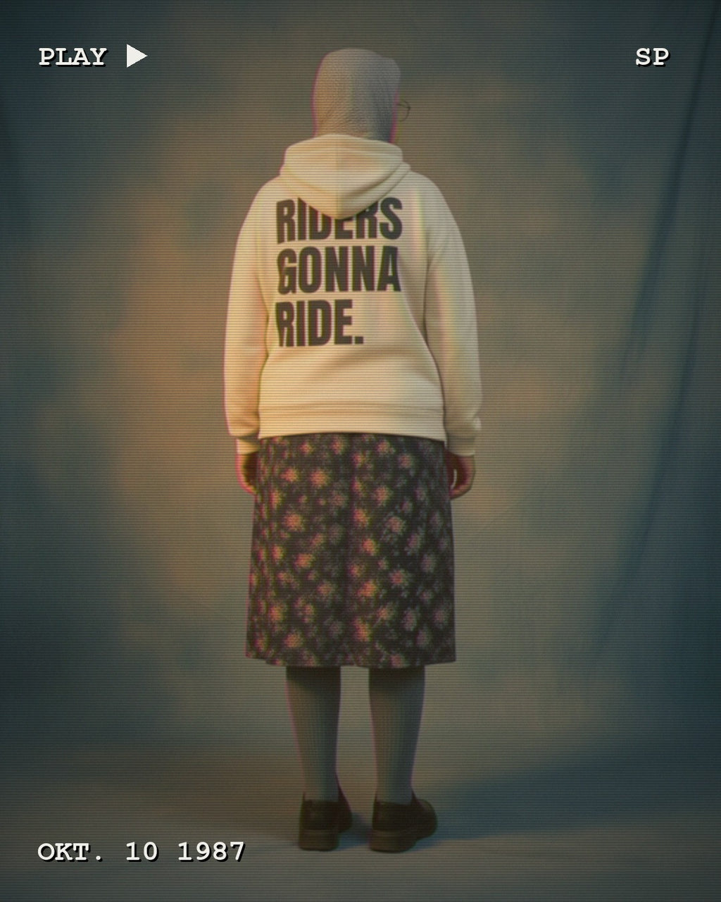 RIDERS GONNA RIDE® Hoodie RIDERS GONNA RIDE – Modelfoto im VHS-Look