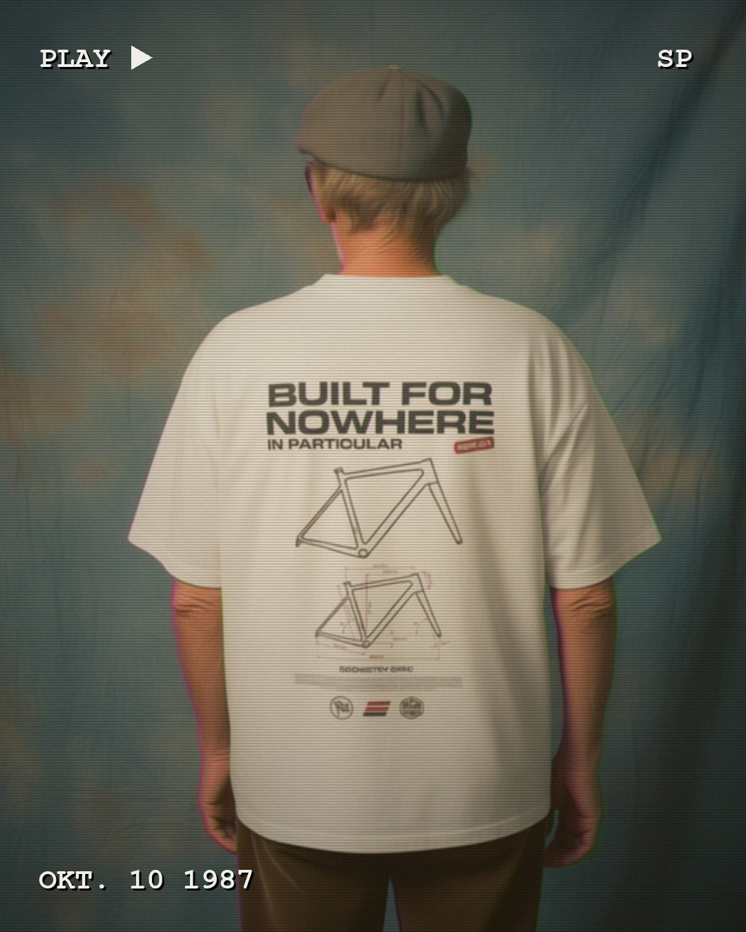 RIDERS GONNA RIDE® T-Shirt BUILT FOR NOWHERE – Modelfoto im VHS-Look